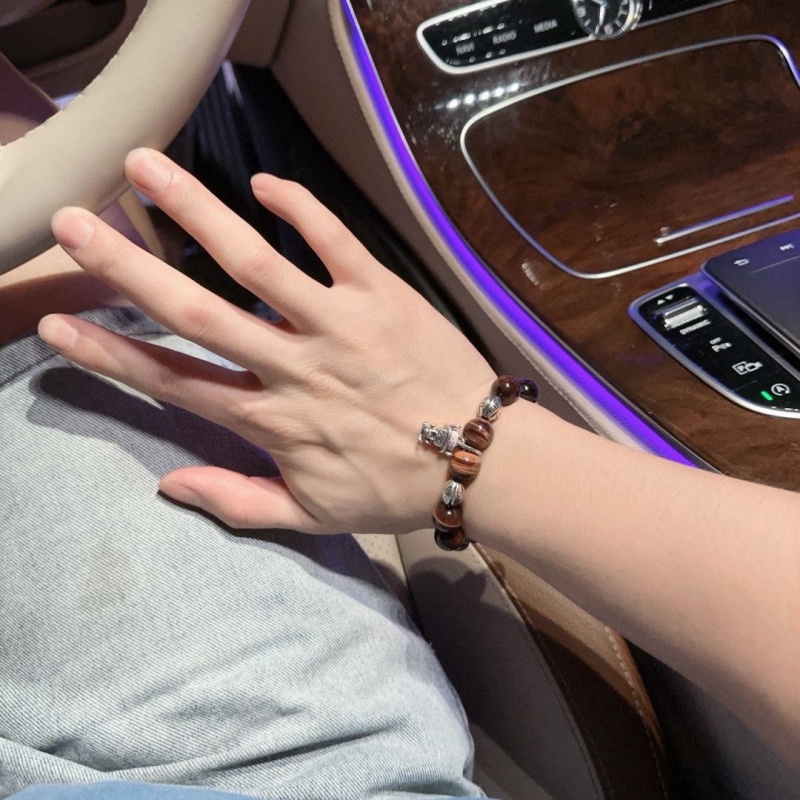 chr1st1an D10r bracelets